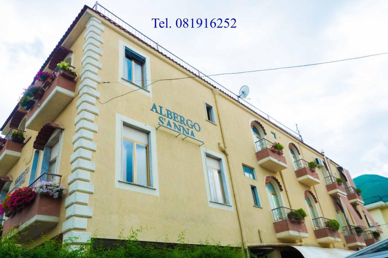 Albergo Sant'Anna Pagani Eksteriør billede