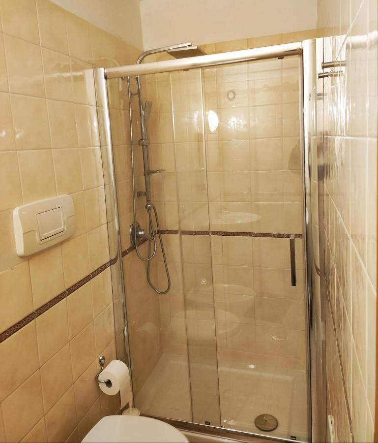Albergo Sant'Anna Pagani Eksteriør billede
